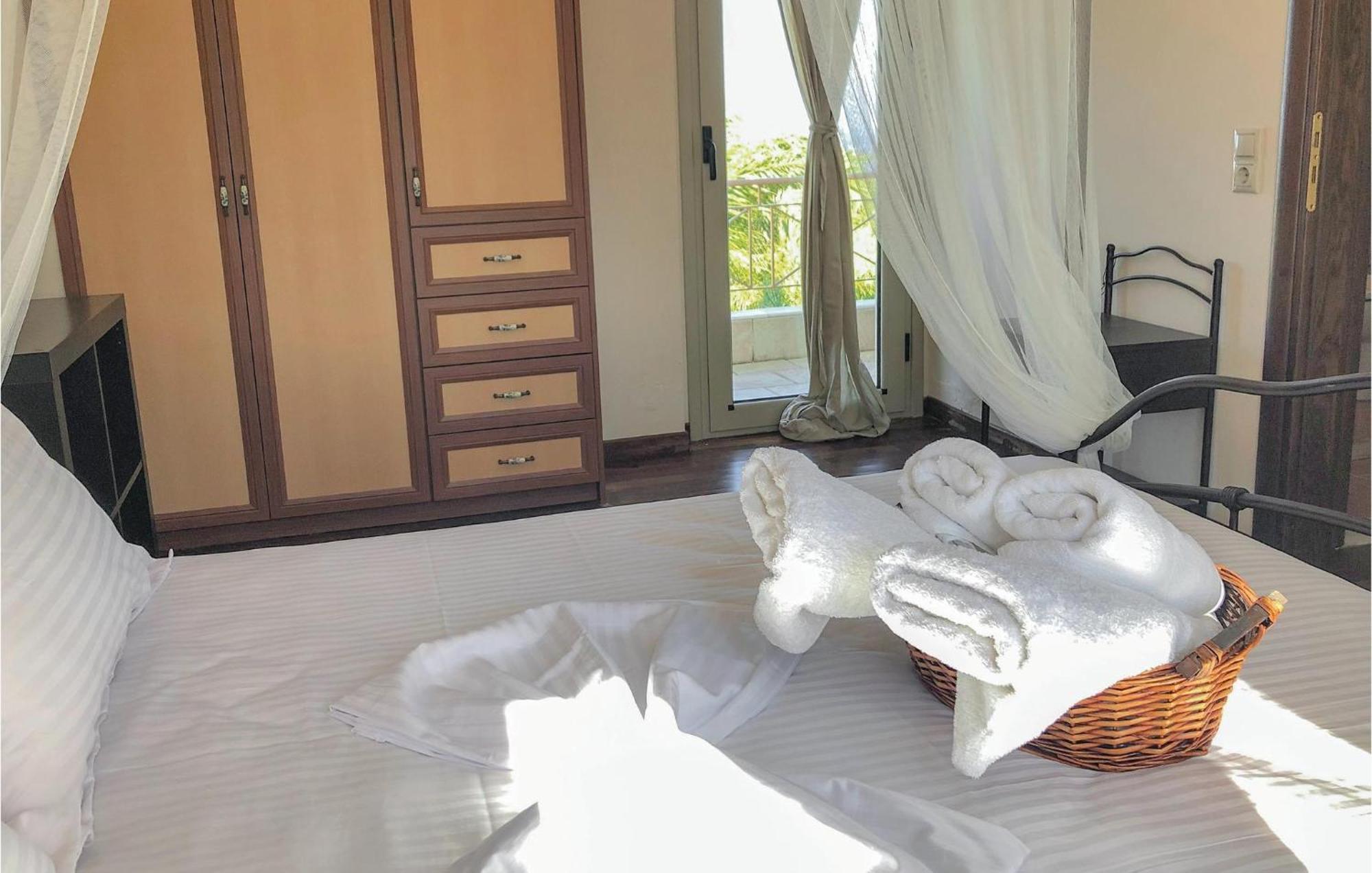 Amazing Home In Koroni With Wifi Exterior foto